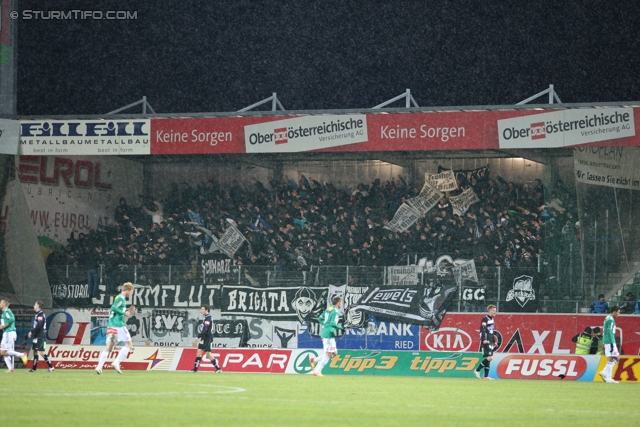 Ried - Sturm Graz
Oesterreichische Fussball Bundesliga, 19. Runde,  SV Ried - SK Sturm Graz, Arena Ried, 17.12.2011. 

Foto zeigt Fans von Sturm
