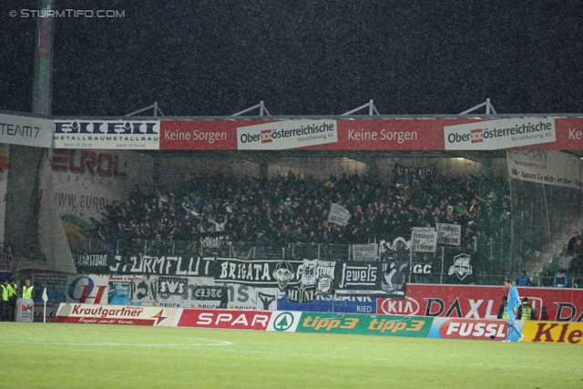 Ried - Sturm Graz
Oesterreichische Fussball Bundesliga, 19. Runde,  SV Ried - SK Sturm Graz, Arena Ried, 17.12.2011. 

Foto zeigt Fans von Sturm
