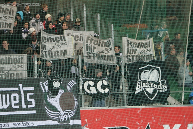 Ried - Sturm Graz
Oesterreichische Fussball Bundesliga, 19. Runde,  SV Ried - SK Sturm Graz, Arena Ried, 17.12.2011. 

Foto zeigt Fans von Sturm
