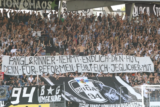 Sturm Graz - Rapid Wien
Oesterreichische Fussball Bundesliga, 3. Runde, SK Sturm Graz - SK Rapid Wien, Stadion Liebenau Graz, 04.08.2013. 

Foto zeigt Fans von Sturm mit einem Spruchband
