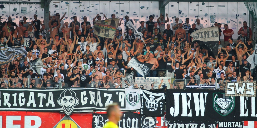 Ried - Sturm Graz
Oesterreichische Fussball Bundesliga, 6. Runde, SV Ried - SK Sturm Graz, Arena Ried, 22.08.2015. 

Foto zeigt Fans von Sturm
