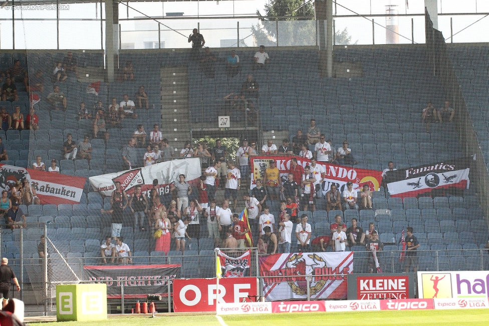 Sturm Graz - RB Salzburg
Oesterreichische Fussball Bundesliga, 7. Runde, SK Sturm Graz - FC RB Salzburg, Stadion Liebenau Graz, 30.08.2015. 

Foto zeigt Fans von RB Salzburg
