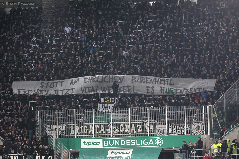 Rapid Wien - Sturm Graz
Oesterreichische Fussball Bundesliga, 16. Runde, SK Rapid Wien - SK Sturm Graz, Weststadion Wien, 27.11.2016. 

Foto zeigt Fans von Sturm mit einem Spruchband
