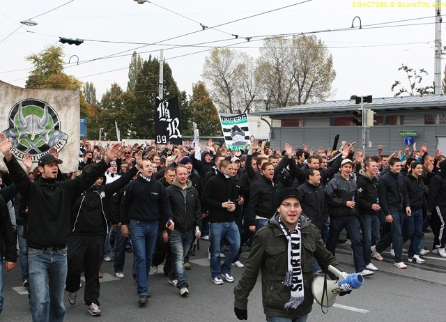 Schlüsselwörter: corteo doppelhalter