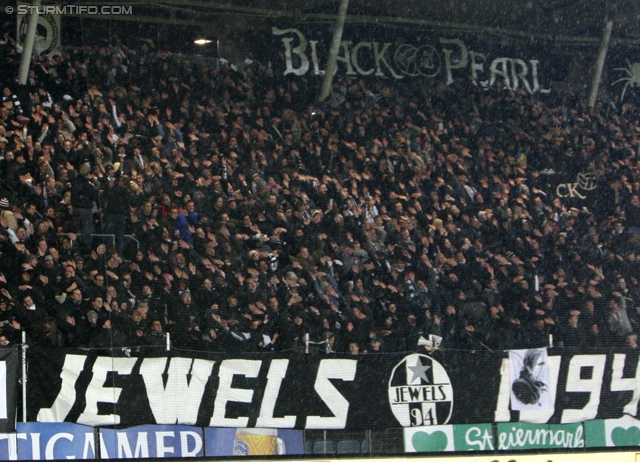 Oesterreichische Fussball Bundesliga, 20. Runde,  SK Sturm Graz vs Kapfenberger SV, Stadion Liebenau, 12.2.2011. 

Foto zeigt Fans von Sturm
