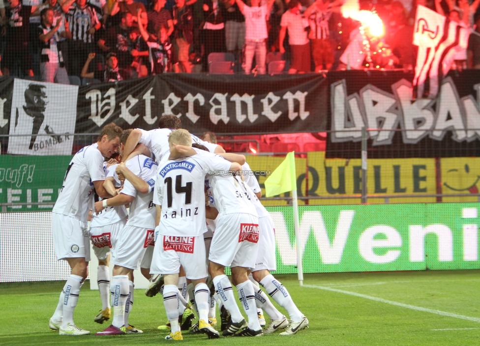 Sturm Graz - Innsbruck
Oesterreichische Fussball Bundesliga, 36. Runde, SK Sturm Graz - FC Wacker Innsbruck, Stadion Liebenau, 25.5.2011. 

Foto zeigt die Mannschaft von Sturm
Schlüsselwörter: torjubel