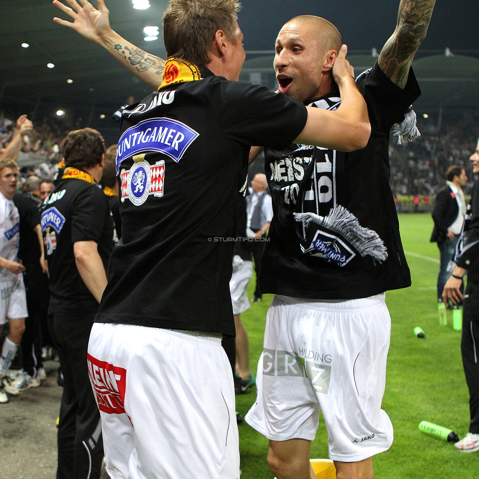 Sturm Graz - Innsbruck
Oesterreichische Fussball Bundesliga, 36. Runde, SK Sturm Graz - FC Wacker Innsbruck, Stadion Liebenau, 25.5.2011. 

Foto zeigt Roman Kienast (Sturm) und Patrick Wolf (Sturm)
