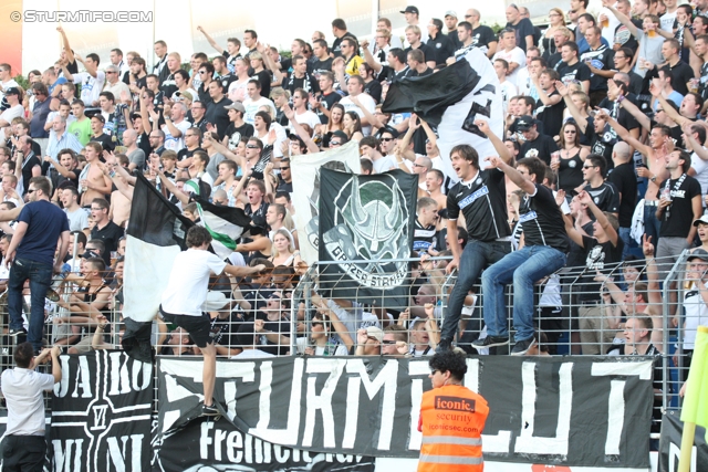 Admira - Sturm Graz
Oesterreichische Fussball Bundesliga, 7. Runde,  FC Admira - SK Sturm Graz, Stadion Suedstadt, 10.9.2011. 

Foto zeigt Fans von Sturm
