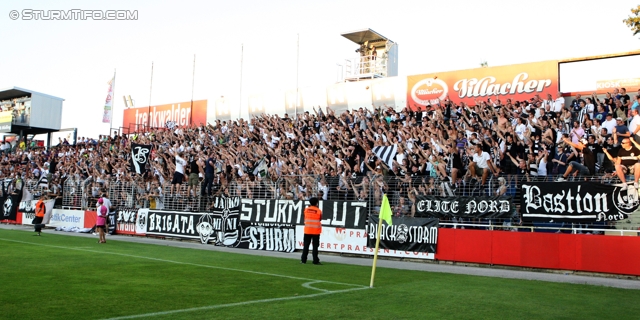 Admira - Sturm Graz
Oesterreichische Fussball Bundesliga, 7. Runde,  FC Admira - SK Sturm Graz, Stadion Suedstadt, 10.9.2011. 

Foto zeigt Fans von Sturm
