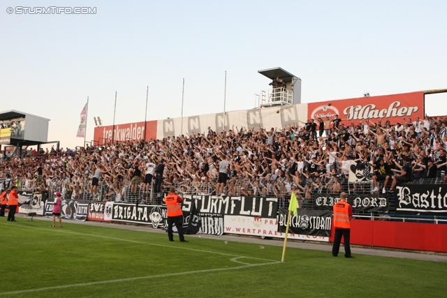 Admira - Sturm Graz
Oesterreichische Fussball Bundesliga, 7. Runde,  FC Admira - SK Sturm Graz, Stadion Suedstadt, 10.9.2011. 

Foto zeigt Fans von Sturm
