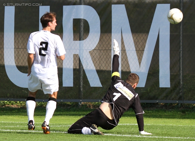 Sturm Amateure - Voecklamarkt
Regionalliga Mitte, 6. Runde,  Sturm Graz Amateure - UVB Voecklamarkt, Trainingszentrum Messendorf, 11.9.2011. 

Foto zeigt Marvin Weinberger (Sturm Amateure) und Manuel Harrant (Voecklamarkt)
