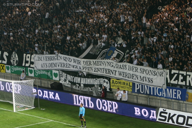 Sturm-Lok Moskau
UEFA Europa League Gruppenphase 1. Spieltag,  SK Sturm Graz - FC Lokomotiv Moskau, Stadion Liebenau, 15.9.2011. 

Foto zeigt Fans von Sturm mit einem Spruchband
Schlüsselwörter: protest