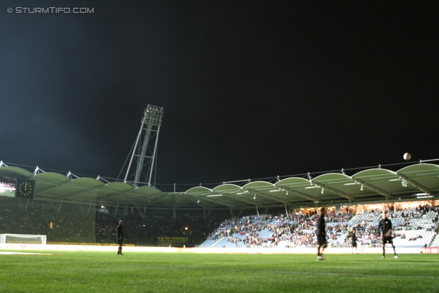 Sturm-Lok Moskau
UEFA Europa League Gruppenphase 1. Spieltag,  SK Sturm Graz - FC Lokomotiv Moskau, Stadion Liebenau, 15.9.2011. 

Foto zeigt eine Innenansicht im Stadion Liebenau beim Flutlichtausfall
