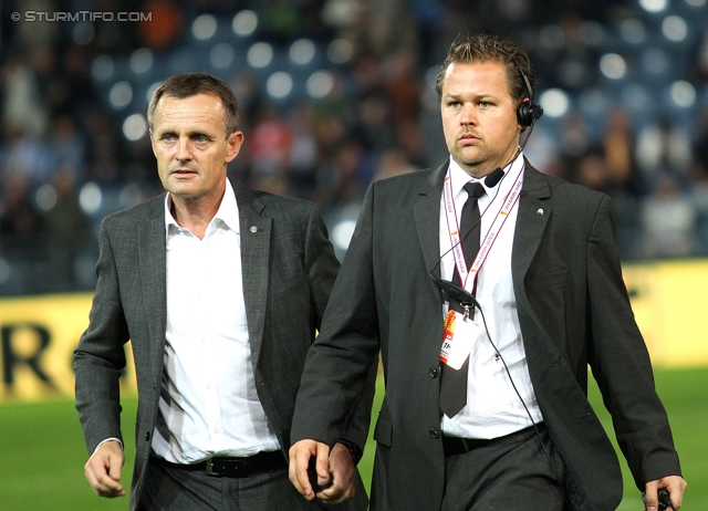 Sturm-Lok Moskau
UEFA Europa League Gruppenphase 1. Spieltag,  SK Sturm Graz - FC Lokomotiv Moskau, Stadion Liebenau, 15.9.2011. 

Foto zeigt Gerald Stockenhuber (Praesident Sturm) und Bruno Huetter (Sicherheitschef Sturm)
