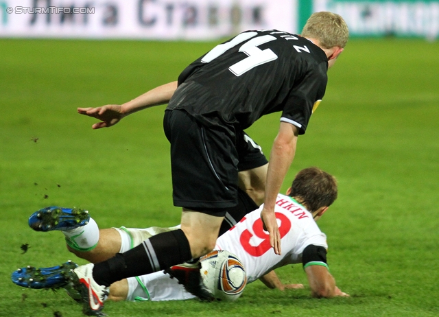 Sturm-Lok Moskau
UEFA Europa League Gruppenphase 1. Spieltag,  SK Sturm Graz - FC Lokomotiv Moskau, Stadion Liebenau, 15.9.2011. 

Foto zeigt Roman Shishkin (Lok Moskau) und Florian Kainz (Sturm)
Schlüsselwörter: foul