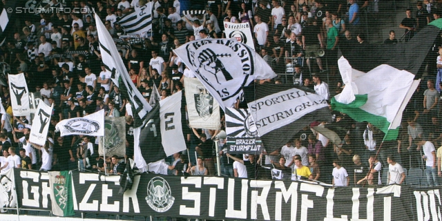 Sturm Graz - Innsbruck
Oesterreichische Fussball Bundesliga, 8. Runde,  SK Sturm Graz - FC Wacker Innsbruck, Stadion Liebenau Graz, 18.9.2011. 

Foto zeigt Fans von Sturm
