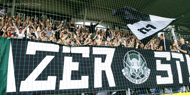 Sturm Graz - Innsbruck
Oesterreichische Fussball Bundesliga, 8. Runde,  SK Sturm Graz - FC Wacker Innsbruck, Stadion Liebenau Graz, 18.9.2011. 

Foto zeigt Fans von Sturm
