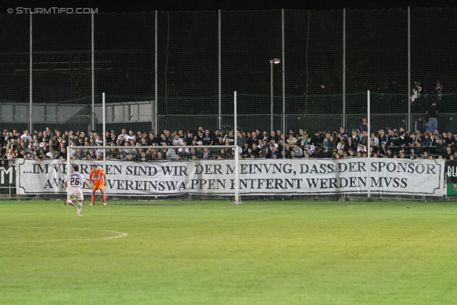 Weiz - Sturm Graz
OEFB Cup, 2. Runde,  SC Weiz - SK Sturm Graz, Stadion Weiz, 21.9.2011. 

Foto zeigt Fans von Sturm mit einem Spruchband
Schlüsselwörter: protest