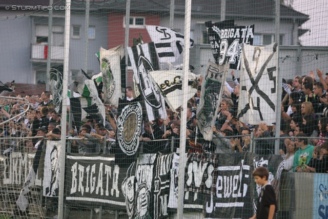 Weiz - Sturm Graz
OEFB Cup, 2. Runde,  SC Weiz - SK Sturm Graz, Stadion Weiz, 21.9.2011. 

Foto zeigt Fans von Sturm
