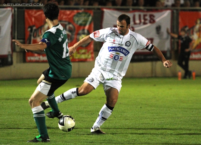 Weiz - Sturm Graz
OEFB Cup, 2. Runde,  SC Weiz - SK Sturm Graz, Stadion Weiz, 21.9.2011. 

Foto zeigt Daniel Stachel (Weiz) und Mario Haas (Sturm)
