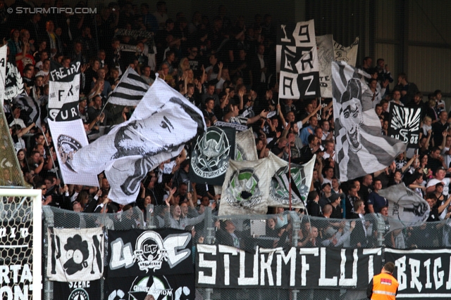 Austria Wien - Sturm Graz
Oesterreichische Fussball Bundesliga, 9. Runde,  FK Austria Wien - SK Sturm Graz, Franz-Horr-Stadion, 24.9.2011. 

Foto zeigt Fans von Sturm
