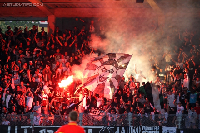 Austria Wien - Sturm Graz
Oesterreichische Fussball Bundesliga, 9. Runde,  FK Austria Wien - SK Sturm Graz, Franz-Horr-Stadion, 24.9.2011. 

Foto zeigt Fans von Sturm
Schlüsselwörter: pyrotechnik