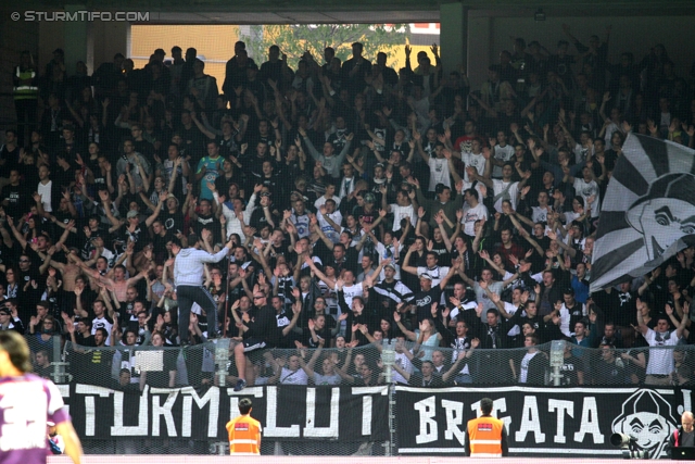 Austria Wien - Sturm Graz
Oesterreichische Fussball Bundesliga, 9. Runde,  FK Austria Wien - SK Sturm Graz, Franz-Horr-Stadion, 24.9.2011. 

Foto zeigt Fans von Sturm
