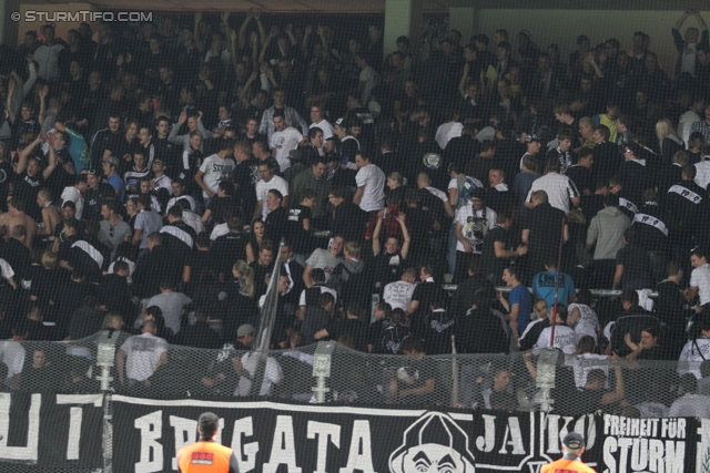 Austria Wien - Sturm Graz
Oesterreichische Fussball Bundesliga, 9. Runde,  FK Austria Wien - SK Sturm Graz, Franz-Horr-Stadion, 24.9.2011. 

Foto zeigt Fans von Sturm
