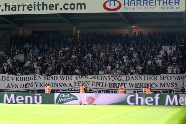 Austria Wien - Sturm Graz
Oesterreichische Fussball Bundesliga, 9. Runde,  FK Austria Wien - SK Sturm Graz, Franz-Horr-Stadion, 24.9.2011. 

Foto zeigt Fans von Sturm mit einem Spruchband
