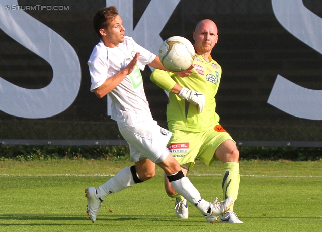 Sturm Amateure - Gratkorn
Regionalliga Mitte, 8. Runde,  Sturm Graz Amateure - FC Gratkorn, Trainingszentrum Messendorf, 25.9.2011. 

Foto zeigt David Schloffer (Sturm Amateure) und Matthias Goetzinger (Gratkorn)
