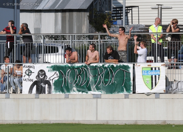 Sturm Amateure - Gratkorn
Regionalliga Mitte, 8. Runde,  Sturm Graz Amateure - FC Gratkorn, Trainingszentrum Messendorf, 25.9.2011. 

Foto zeigt Fans von Gratkorn
