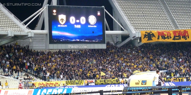 AEK Athen - Sturm Graz
UEFA Europa League Gruppenphase 2. Spieltag, AEK Athen - SK Sturm Graz, OACA Spiros Louis Stadion Athen, 29.9.2011. 

Foto zeigt Fans von AEK Athen
