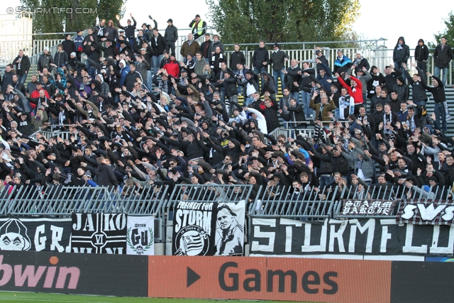 Mattersburg - Sturm Graz
Oesterreichische Fussball Bundesliga, 11. Runde,  SV Mattersburg - SK Sturm Graz, Pappelstadion Mattersburg, 16.10.2011. 

Foto zeigt Fans von Sturm
