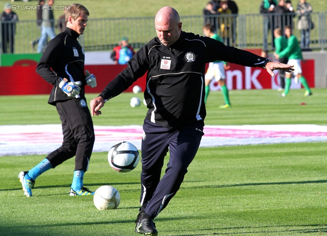 Mattersburg - Sturm Graz
Oesterreichische Fussball Bundesliga, 11. Runde,  SV Mattersburg - SK Sturm Graz, Pappelstadion Mattersburg, 16.10.2011. 

Foto zeigt Kazimierz Sidorczuk (Tormanntrainer Sturm)
