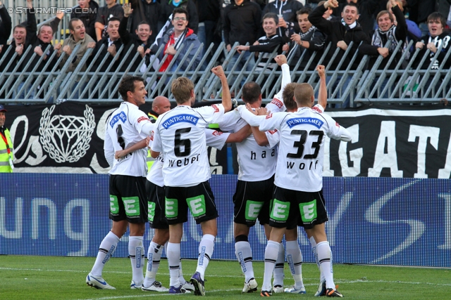 Mattersburg - Sturm Graz
Oesterreichische Fussball Bundesliga, 11. Runde,  SV Mattersburg - SK Sturm Graz, Pappelstadion Mattersburg, 16.10.2011. 

Foto zeigt Haris Bukva (Sturm), Manuel Weber (Sturm), Mario Haas (Sturm) und Patrick Wolf (Sturm)
Schlüsselwörter: torjubel