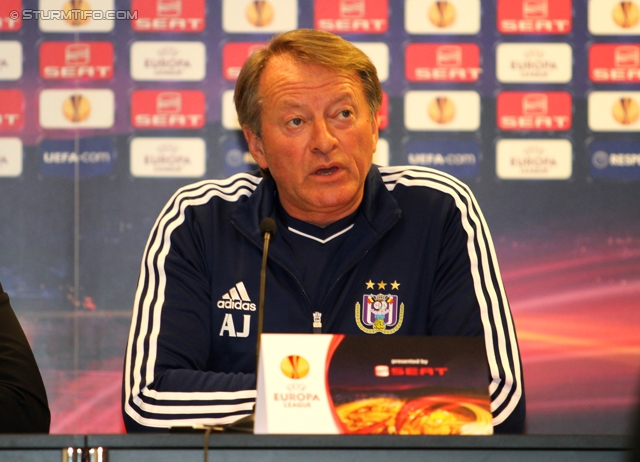 Vorberichte Sturm-Anderlecht
UEFA Europa League Gruppenphase 3. Spieltag,  Vorberichte SK Sturm Graz - RSC Anderlecht, Pressekonferenz und Abschlusstraining, Stadion Liebenau, 19.10.2011. 

Foto zeigt Ariel Jacobs (Cheftrainer Anderlecht)
