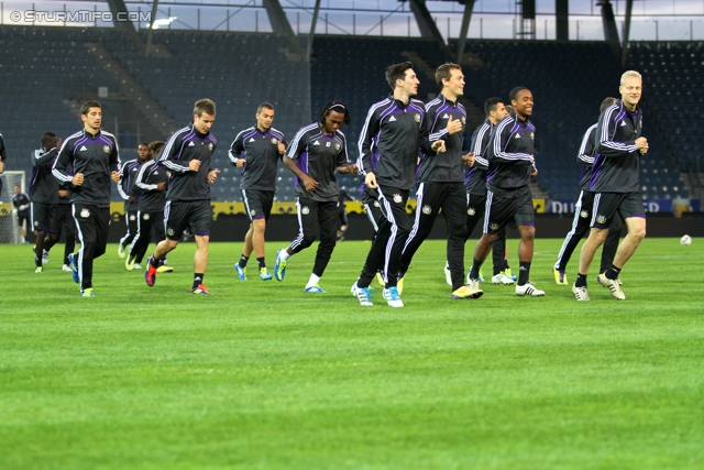 Vorberichte Sturm-Anderlecht
UEFA Europa League Gruppenphase 3. Spieltag,  Vorberichte SK Sturm Graz - RSC Anderlecht, Pressekonferenz und Abschlusstraining, Stadion Liebenau, 19.10.2011. 

Foto zeigt Spieler von Anderlecht
