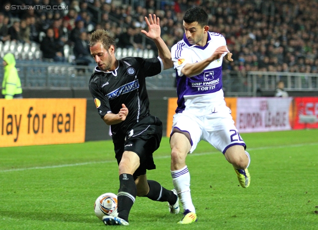 Sturm Graz - Anderlecht
UEFA Europa League Gruppenphase 3. Spieltag, SK Sturm Graz - RSC Anderlecht, Stadion Liebenau Graz, 20.10.2011. 

Foto zeigt Martin Ehrenreich (Sturm) und Behrang Safari (Anderlecht)
