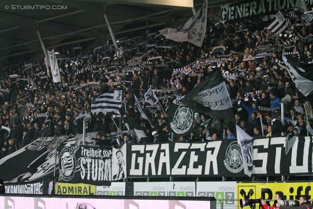 Sturm Graz - RB Salzburg
Oesterreichische Fussball Bundesliga, 12. Runde,  SK Sturm Graz - RB Salzburg, Stadion Liebenau Graz, 23.10.2011. 

Foto zeigt Fans von Sturm
