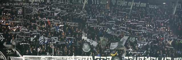 Sturm Graz - RB Salzburg
Oesterreichische Fussball Bundesliga, 12. Runde,  SK Sturm Graz - RB Salzburg, Stadion Liebenau Graz, 23.10.2011. 

Foto zeigt Fans von Sturm
