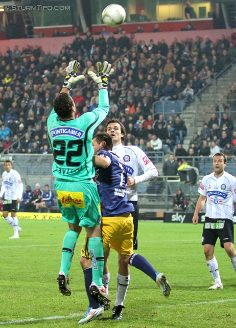 Sturm Graz - RB Salzburg
Oesterreichische Fussball Bundesliga, 12. Runde,  SK Sturm Graz - RB Salzburg, Stadion Liebenau Graz, 23.10.2011. 

Foto zeigt Silvije Cavlina (Sturm), Roman Wallner (Salzburg) und Thomas Burgstaller (Sturm)
