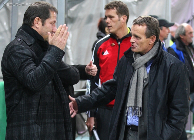 Sturm Graz - RB Salzburg
Oesterreichische Fussball Bundesliga, 12. Runde,  SK Sturm Graz - RB Salzburg, Stadion Liebenau Graz, 23.10.2011. 

Foto zeigt Franco Foda (Cheftrainer Sturm) und Gerald Stockenhuber (Praesident Sturm)
Schlüsselwörter: diskussion