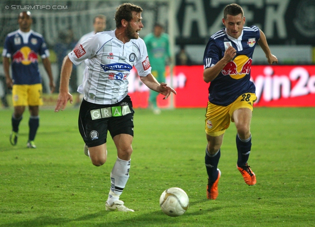 Sturm Graz - RB Salzburg
Oesterreichische Fussball Bundesliga, 12. Runde,  SK Sturm Graz - RB Salzburg, Stadion Liebenau Graz, 23.10.2011. 

Foto zeigt Juergen Saeumel (Sturm) und Luigi Bruins (Salzburg)
