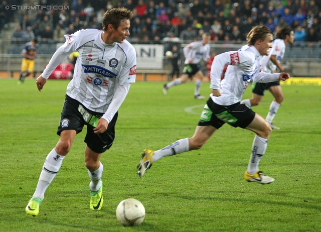 Sturm Graz - RB Salzburg
Oesterreichische Fussball Bundesliga, 12. Runde,  SK Sturm Graz - RB Salzburg, Stadion Liebenau Graz, 23.10.2011. 

Foto zeigt Roman Kienast (Sturm) und Andreas Hoelzl (Sturm)
