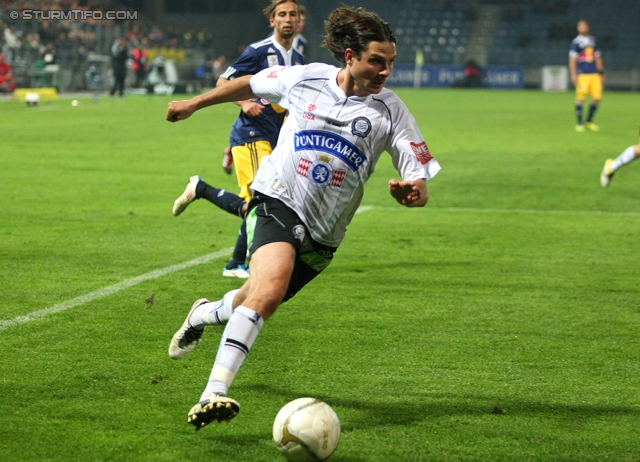 Sturm Graz - RB Salzburg
Oesterreichische Fussball Bundesliga, 12. Runde,  SK Sturm Graz - RB Salzburg, Stadion Liebenau Graz, 23.10.2011. 

Foto zeigt Imre Szabics (Sturm)
