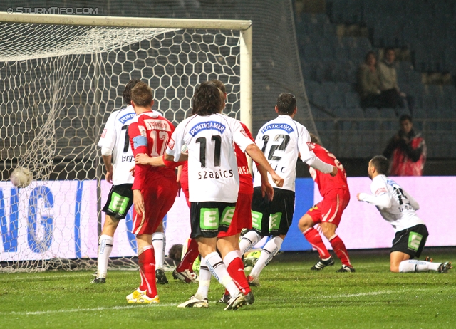 Sturm Graz - Admira
OEFB Cup, Achtelfinale,  SK Sturm Graz -  FC Admira, Stadion Liebenau Graz, 26.10.2011. 

Foto zeigt Thomas Burgstaller (Sturm), Christopher Dibon (Admira), Imre Szabics (Sturm), Milan Dudic (Sturm) und Darko Bodul (Sturm)
Schlüsselwörter: tor