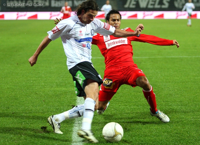 Sturm Graz - Admira
OEFB Cup, Achtelfinale,  SK Sturm Graz -  FC Admira, Stadion Liebenau Graz, 26.10.2011. 

Foto zeigt Imre Szabics (Sturm)
