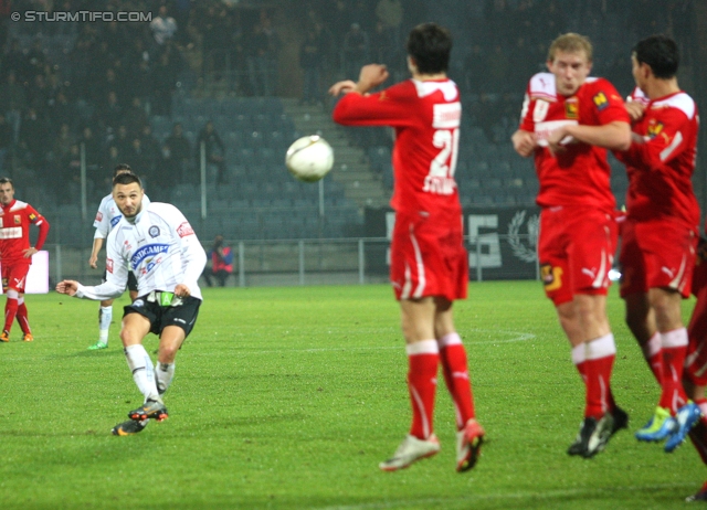 Sturm Graz - Admira
OEFB Cup, Achtelfinale,  SK Sturm Graz -  FC Admira, Stadion Liebenau Graz, 26.10.2011. 

Foto zeigt Darko Bodul (Sturm)
Schlüsselwörter: tor freistoss