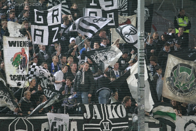 Rapid - Sturm Graz
Oesterreichische Fussball Bundesliga, 13. Runde,  SK Rapid Wien - SK Sturm Graz, Gerhard Hanappi Stadion Wien, 29.10.2011. 

Foto zeigt Fans von Sturm
