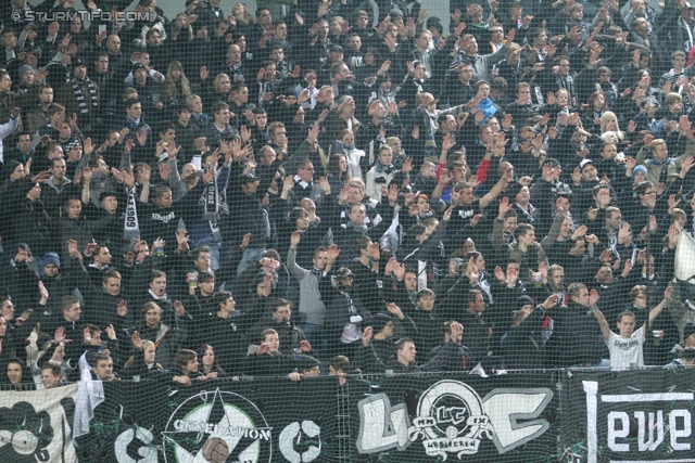 Rapid - Sturm Graz
Oesterreichische Fussball Bundesliga, 13. Runde,  SK Rapid Wien - SK Sturm Graz, Gerhard Hanappi Stadion Wien, 29.10.2011. 

Foto zeigt Fans von Sturm
